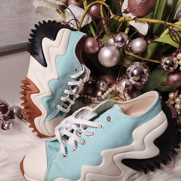 CONVERSE WMNS RUN STAR MOTION brand  new - Picture 2 of 10